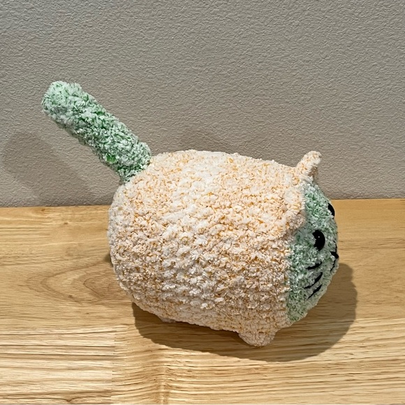 New Crochet Plushie Loaf Cat Orange & Green Two-Tone (Large) - Picture 5 of 11